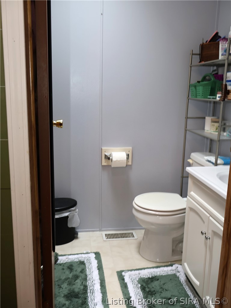5259 West Foltz Road Dupont, IN 47231 - Photo 41 of 60 Bathroom