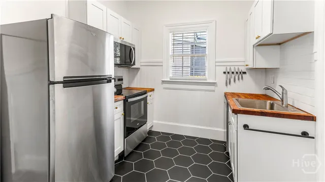 $2,400 | 319 East Anderson Street, Unit A, Savannah, GA 31401
