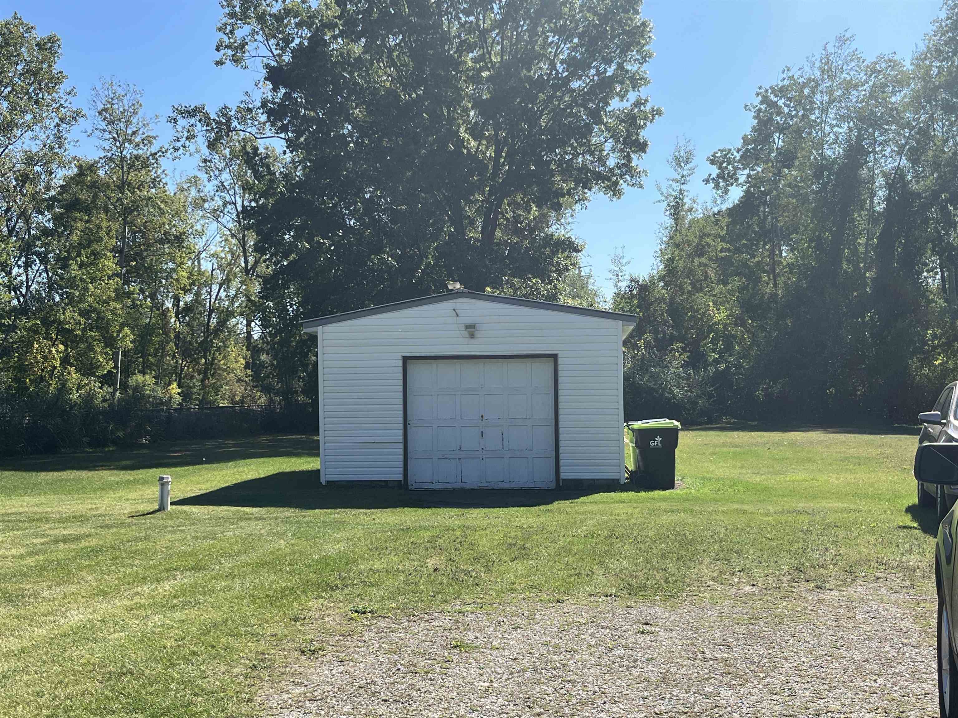 2096 East Coggins Road Pinconning, MI 48650 - Photo 3 of 18 1939170-232ea47d-6b17-4304-8fc7-3b14fb390e33.JPG