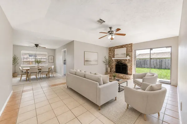 $1,780 | 9915 Towne Tower Lane, Sugar Land, TX 77498