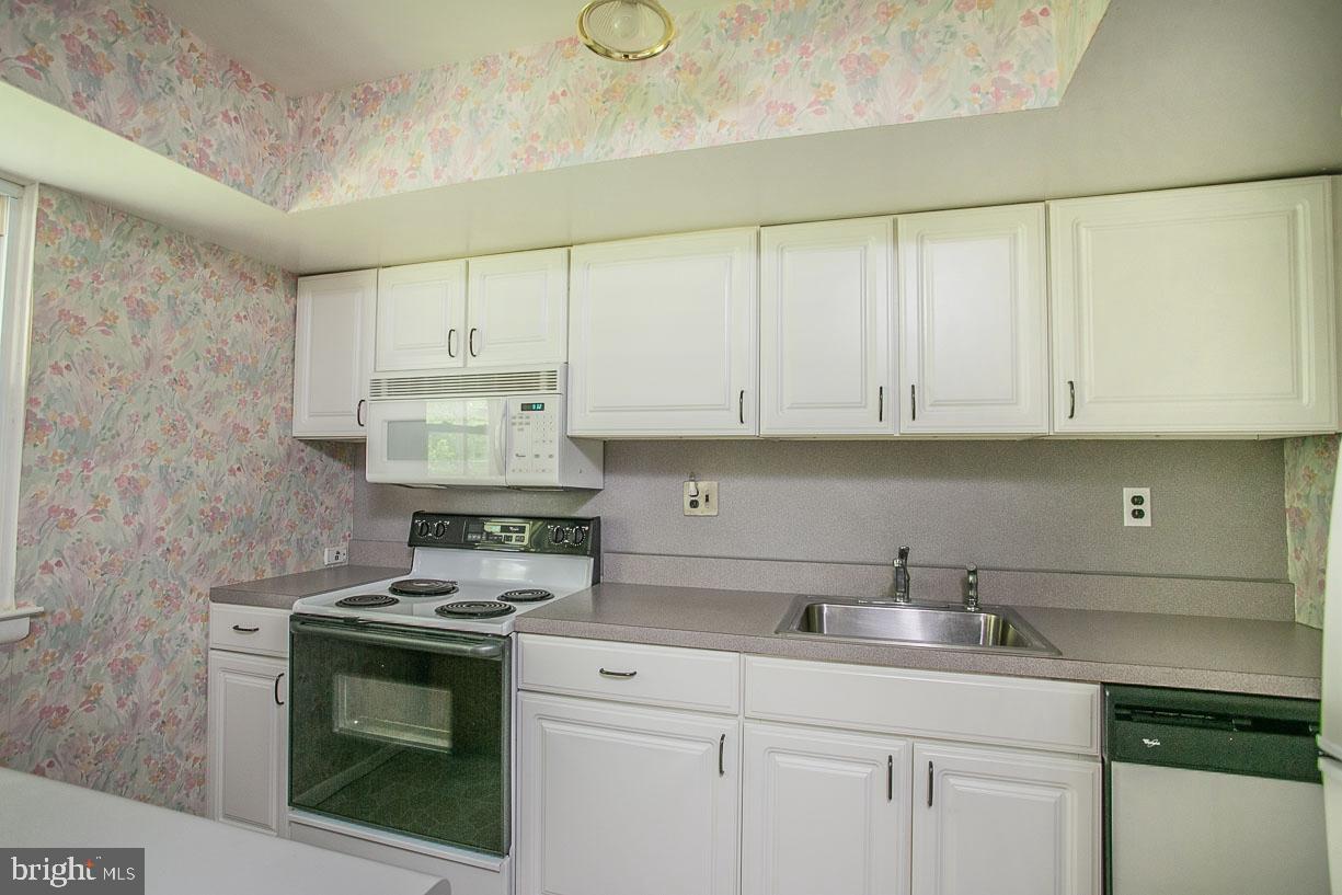 38 Shannon Road North Wales, PA 19454 - Photo 8 of 23 Kitchen