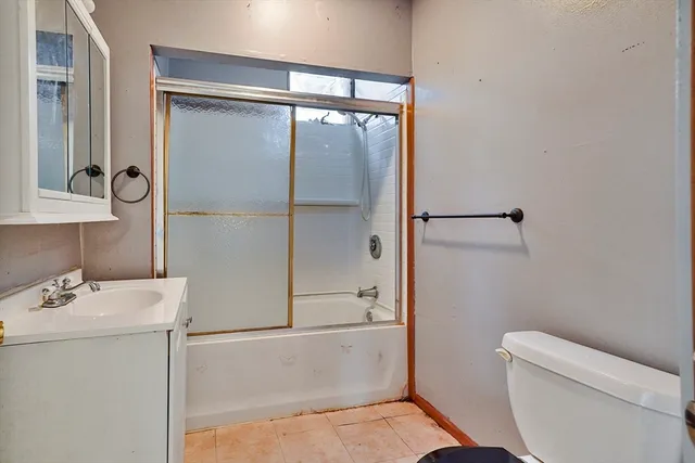 $299,900 | 371-373 Oakland Street, Springfield, MA 01108