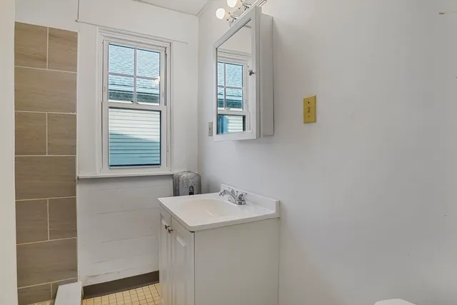 $299,900 | 371-373 Oakland Street, Springfield, MA 01108