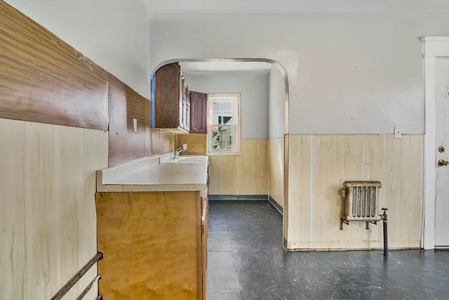 $299,900 | 371-373 Oakland Street, Springfield, MA 01108