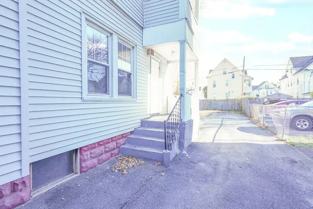 $299,900 | 371-373 Oakland Street, Springfield, MA 01108