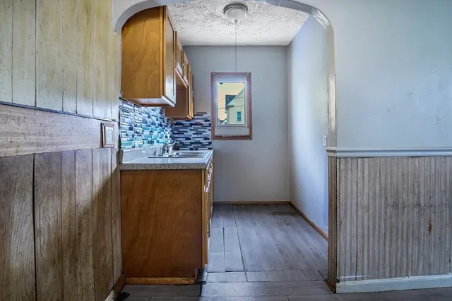 $299,900 | 371-373 Oakland Street, Springfield, MA 01108