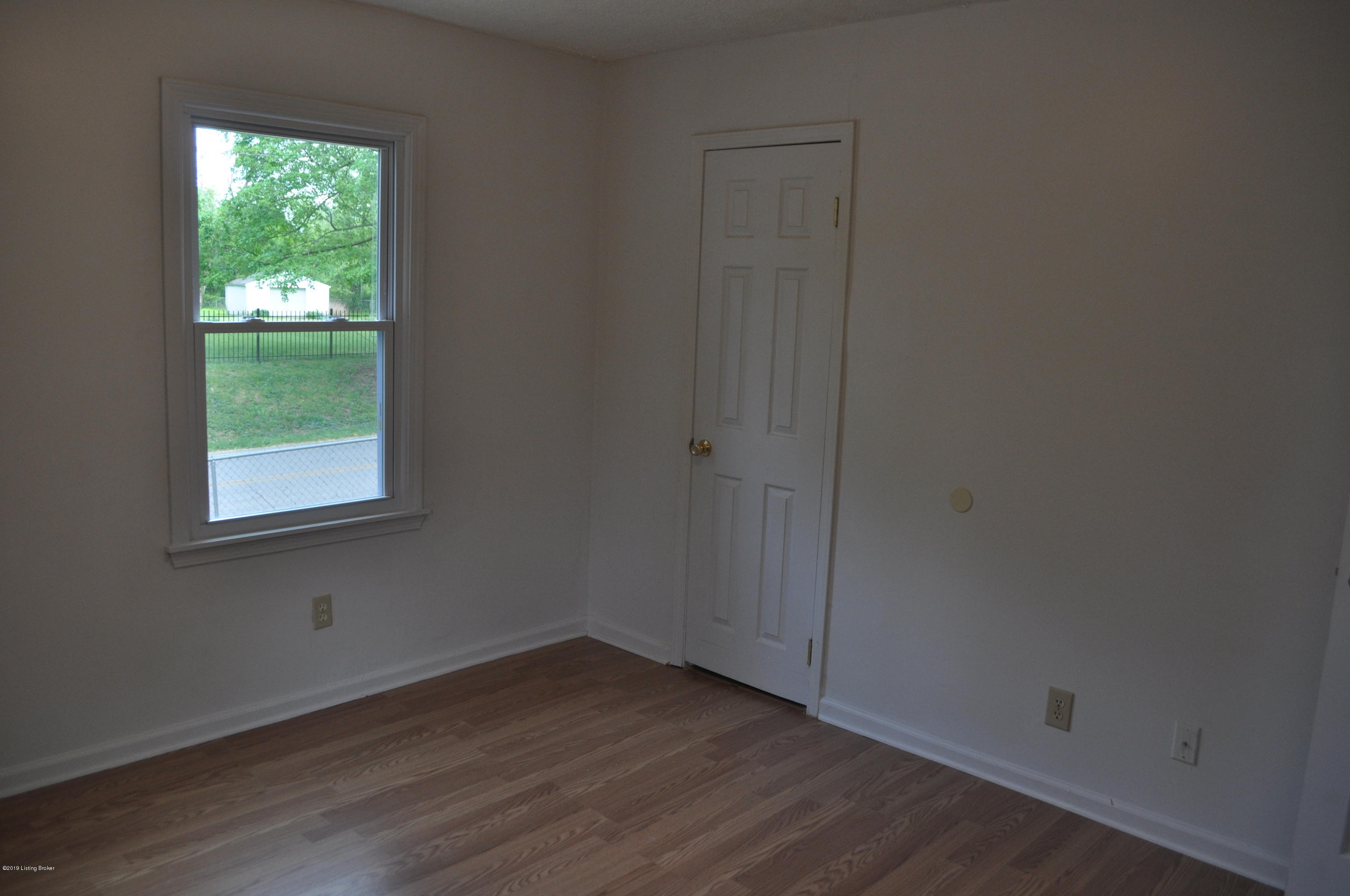 6904 Rutledge Road Louisville, KY 40258 - Photo 14 of 25 DSC_0254