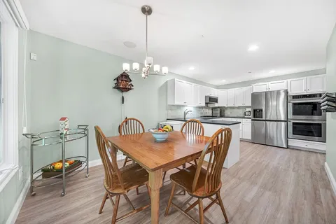 $1,075,000 | 202 Dahlia Drive, Unit 202, Wayland, MA 01778