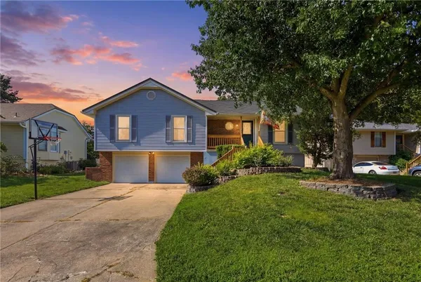 $325,000 | 1113 Southwest Breckenridge Court, Blue Springs, MO 64015
