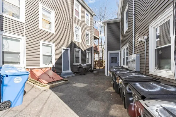 $3,000,000 | 7-11 Gibbs Court, Waltham, MA 02452