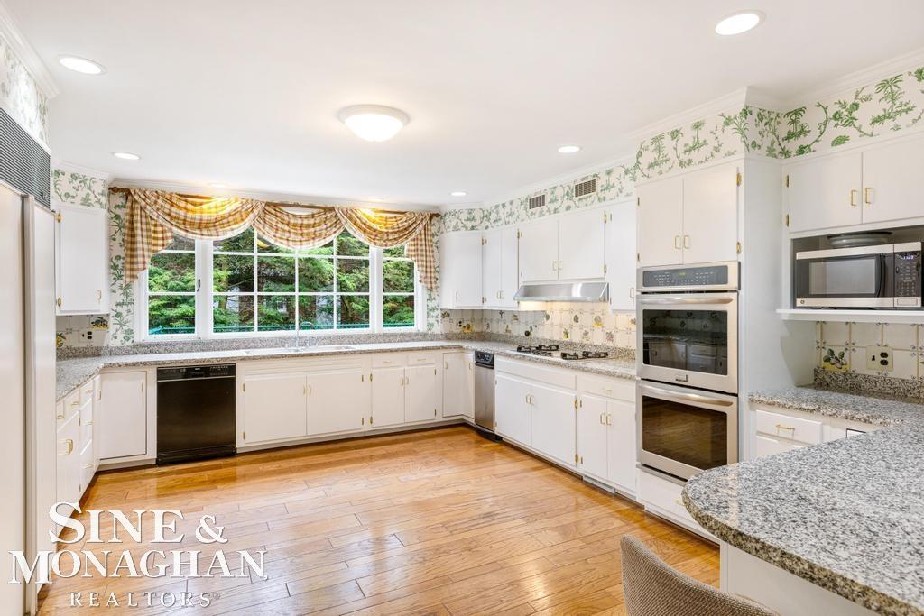 681 Lake Shore Road Grosse Pointe Shores, MI 48236 - Photo 7 of 75