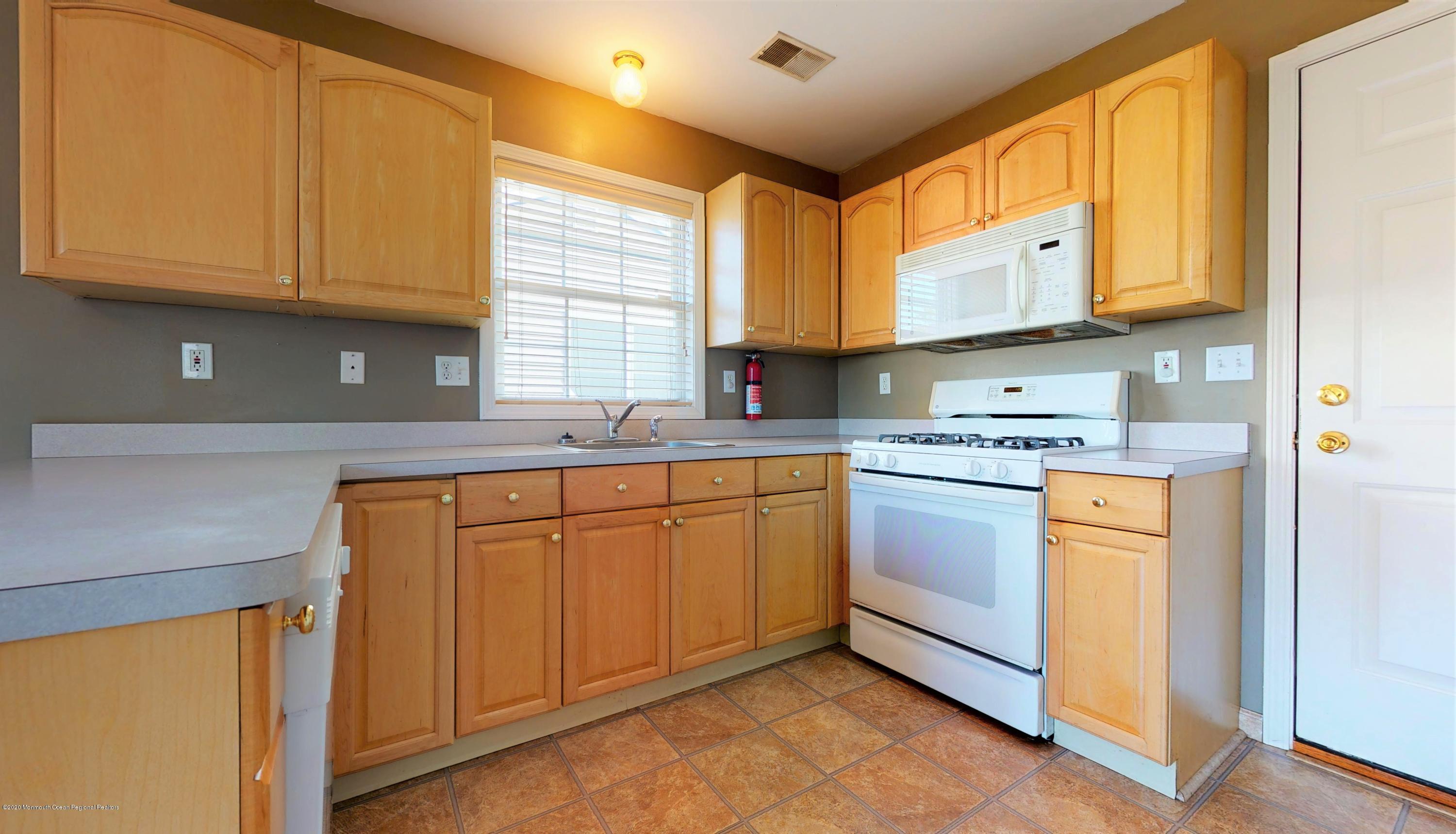 2108 Taylor Road Toms River, NJ 08753 - Photo 19 of 45 2108-Taylor-Road-Toms-River-NJ-08753-022