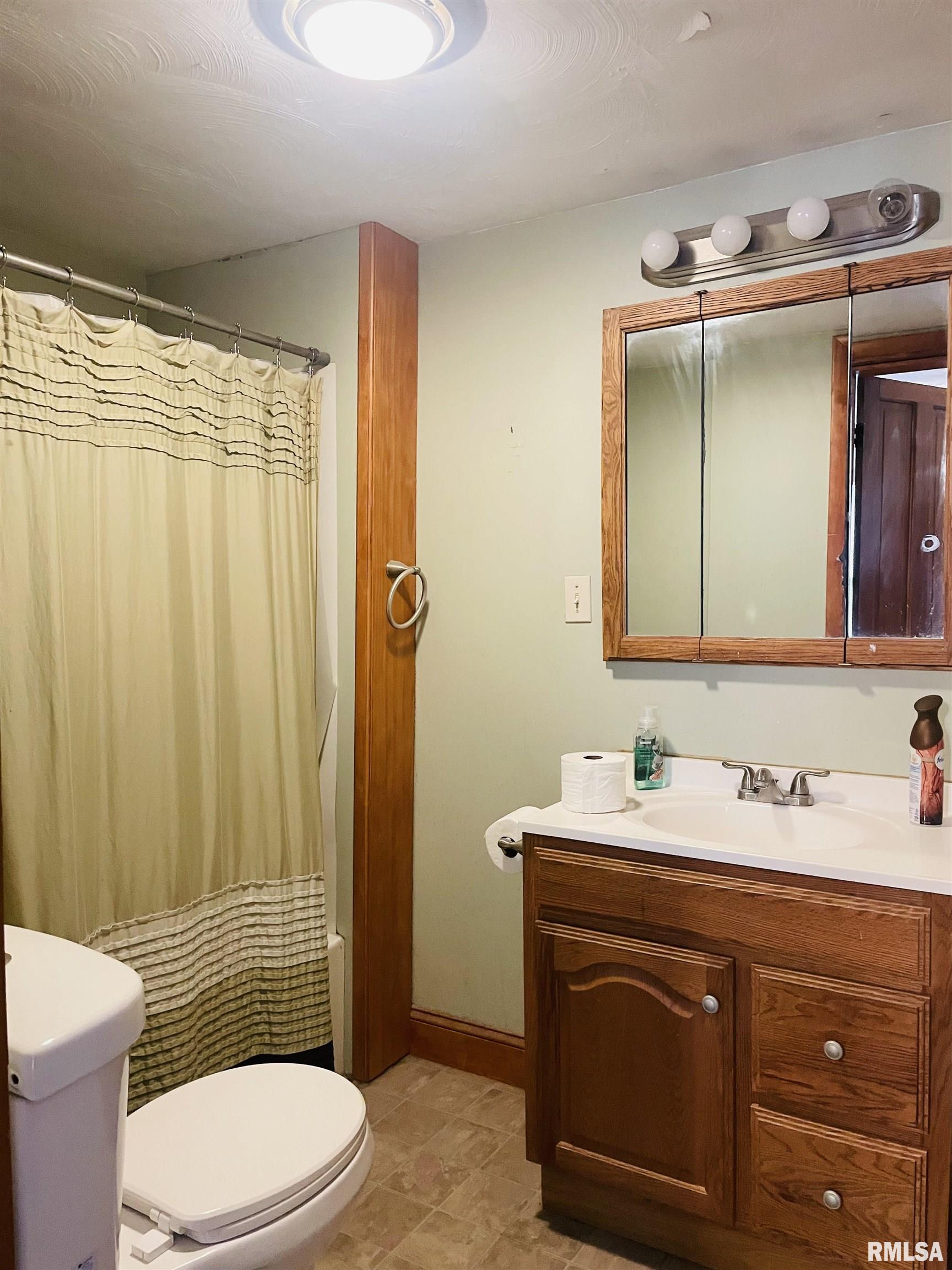 644 3rd Avenue South Clinton, IA 52732 - Photo 9 of 12 Gallery Image 9