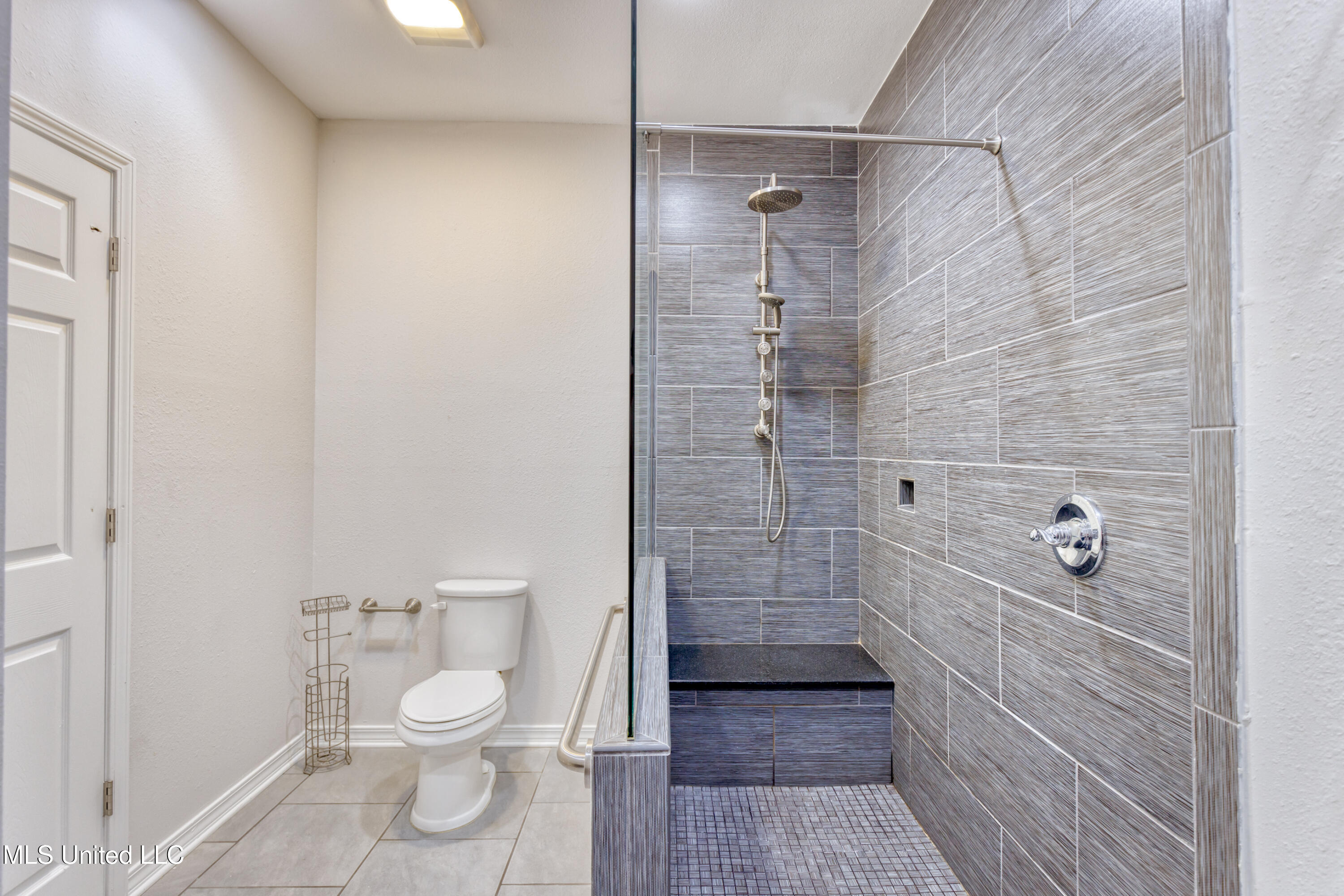 1282 Beach Boulevard, Unit 201 Biloxi, MS 39530 - Photo 14 of 28 1282BeachBlvd#201-29