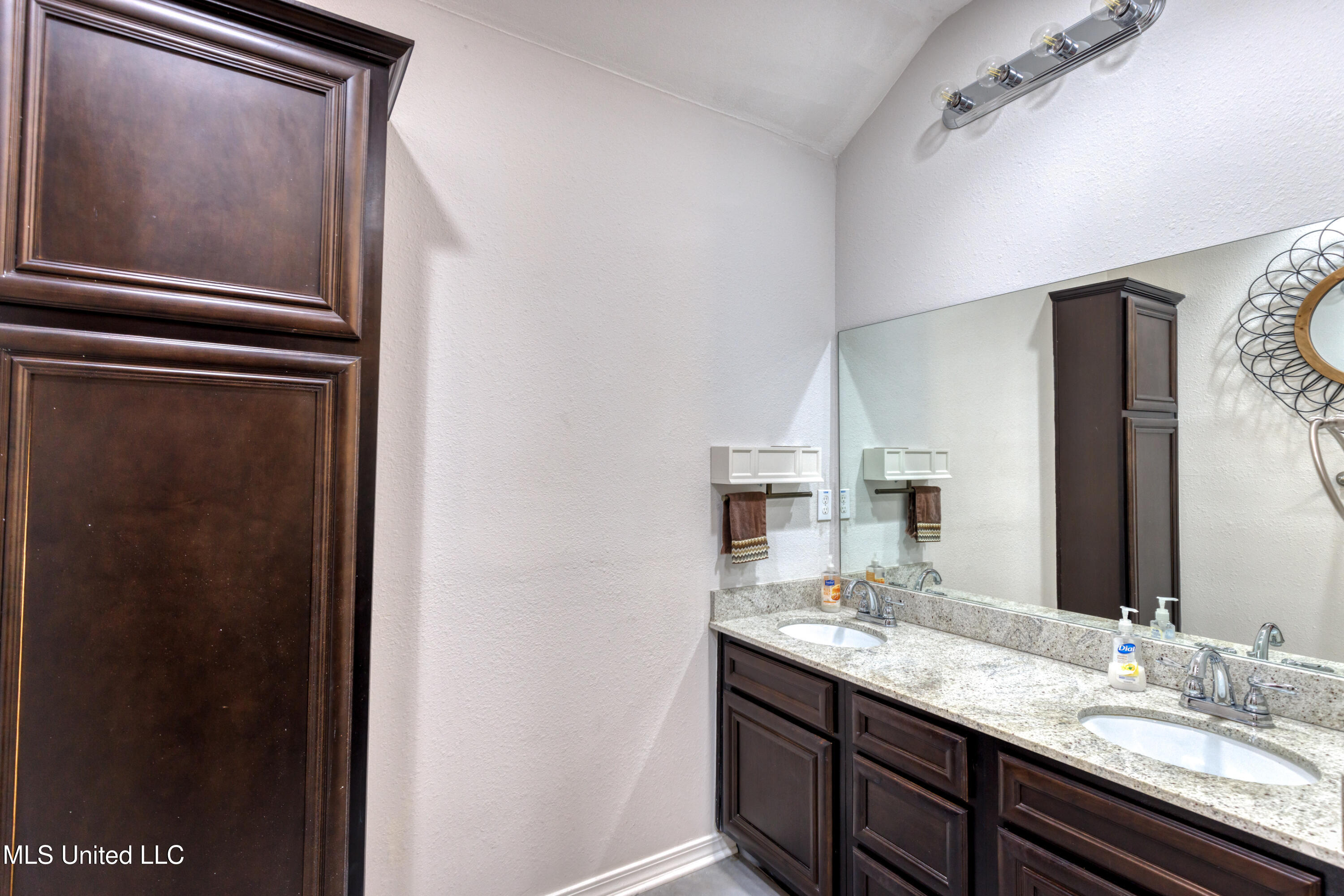 1282 Beach Boulevard, Unit 201 Biloxi, MS 39530 - Photo 15 of 28 1282BeachBlvd#201-30