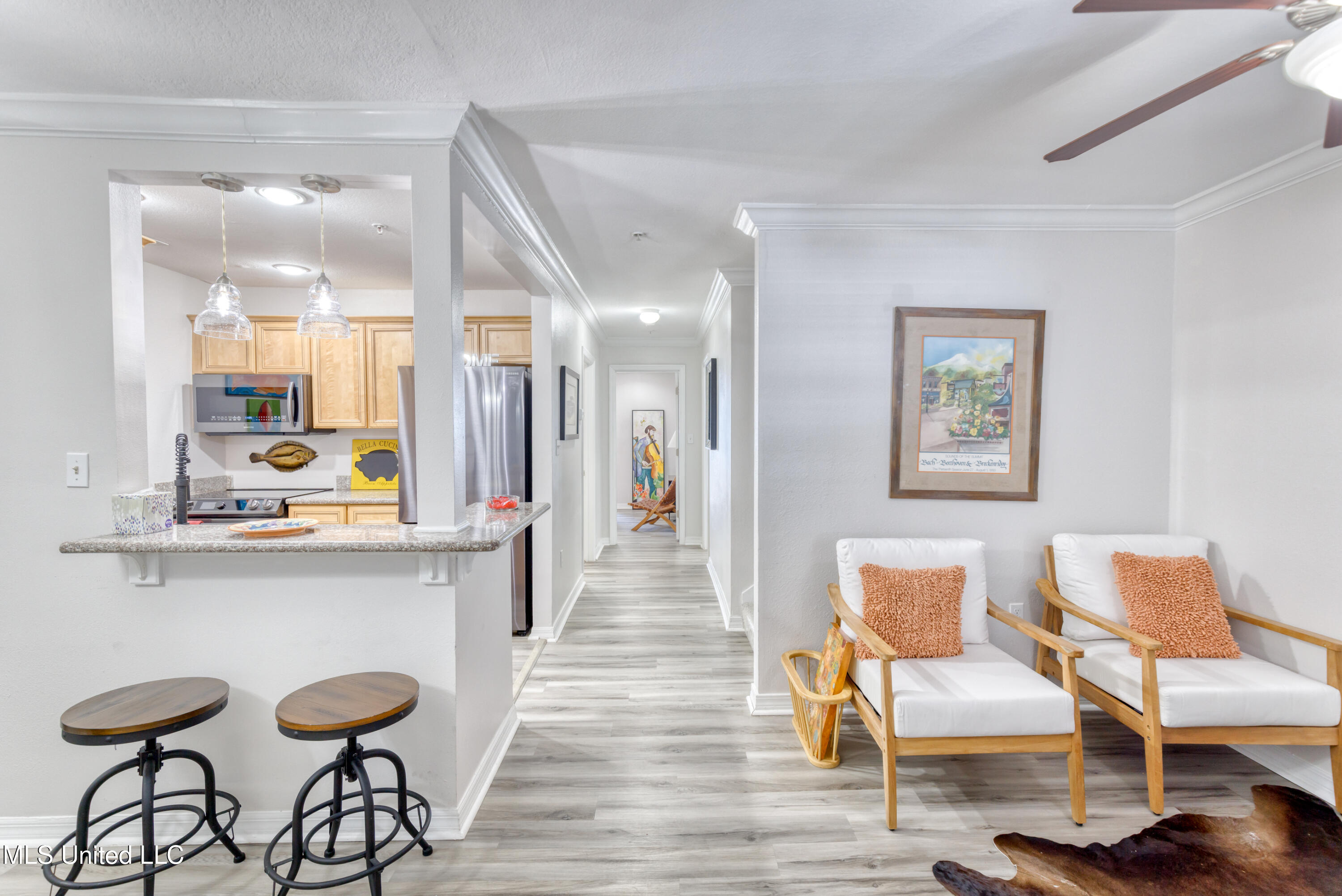 1282 Beach Boulevard, Unit 201 Biloxi, MS 39530 - Photo 5 of 28 1282BeachBlvd#201-13