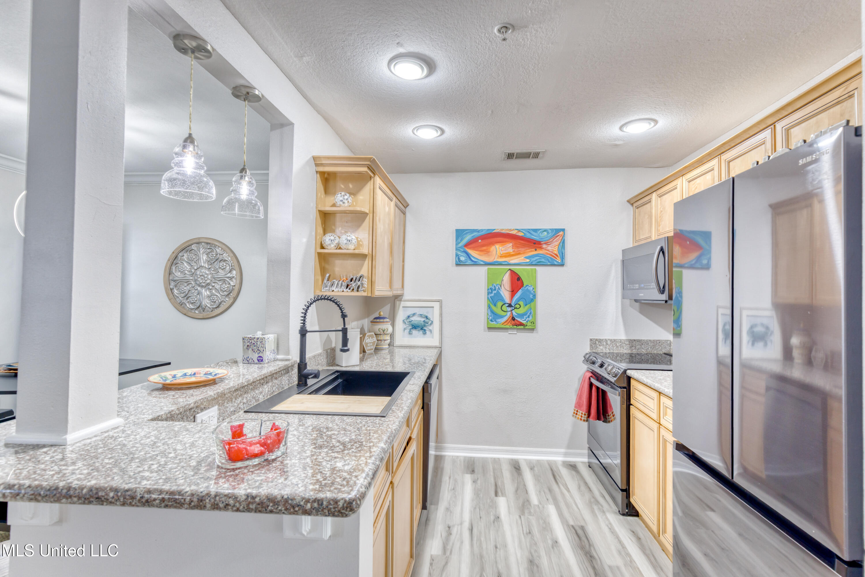 1282 Beach Boulevard, Unit 201 Biloxi, MS 39530 - Photo 7 of 28 1282BeachBlvd#201-15