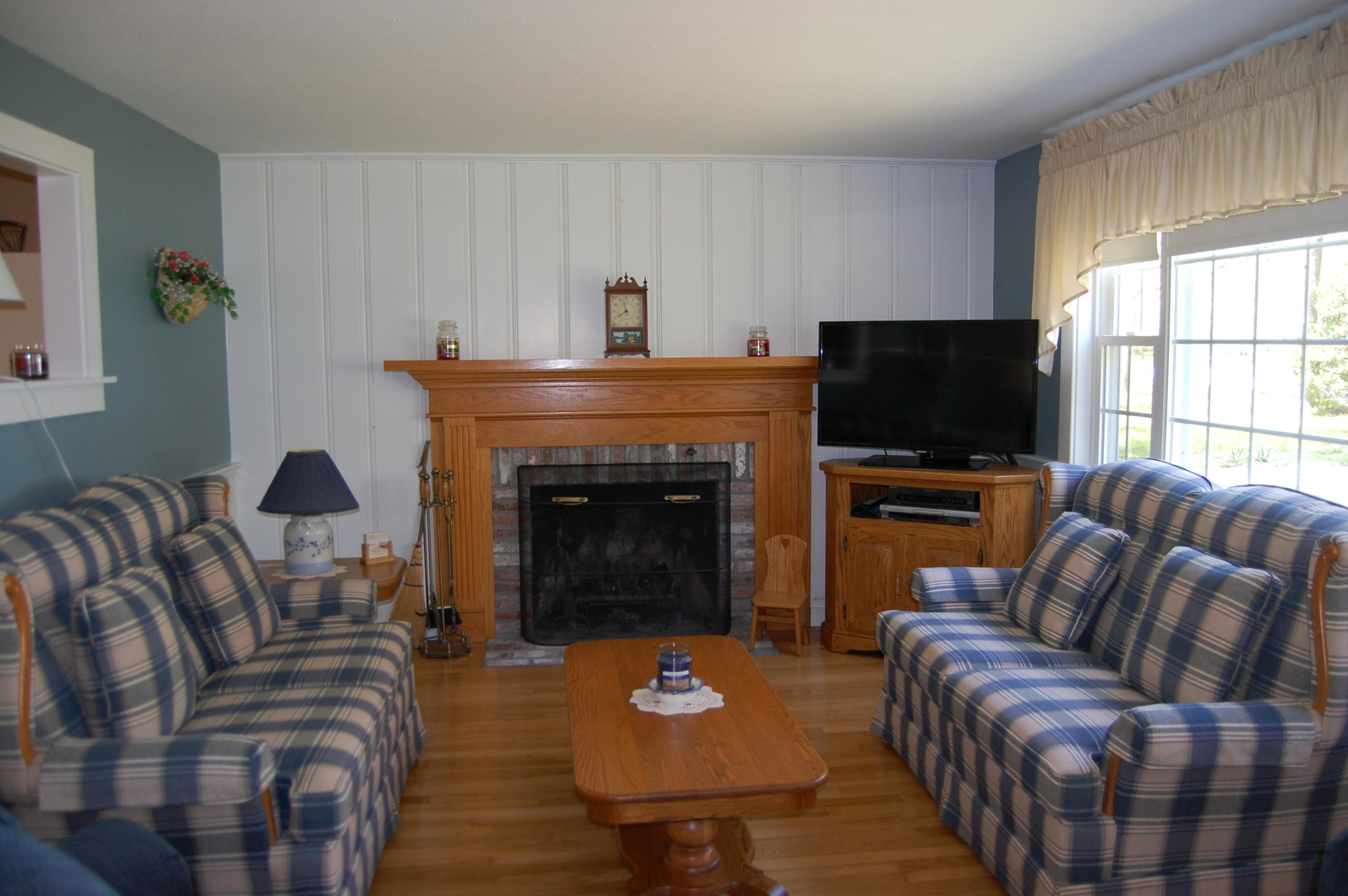 55 Howes Road South Yarmouth, MA 02664 - Photo 18 of 29 livingorom