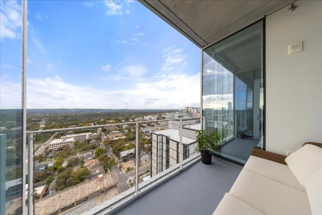 $1,195,000 | 313 West 17th Street, Unit 2405, Austin, TX 78701