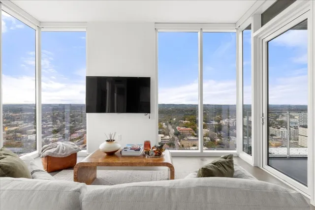 $1,195,000 | 313 West 17th Street, Unit 2405, Austin, TX 78701
