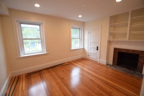 $5,300 | 1616 Beacon Street, Unit 2, Brookline, MA 02446