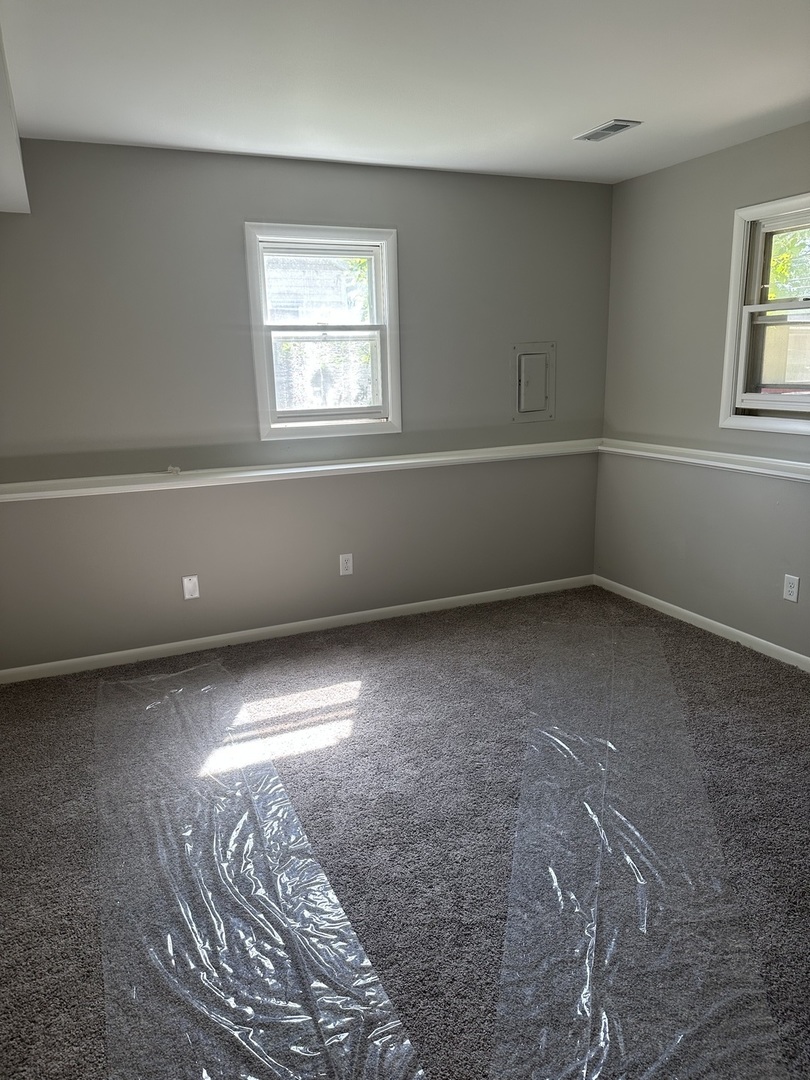 220 North Rosedale Avenue Aurora, IL 60506 - Photo 8 of 10 a view of room with window