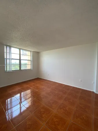 $165,000 | 15600 Northwest 7th Avenue, Unit 520, Miami, FL 33169