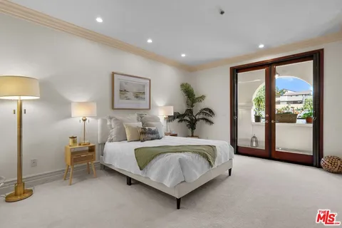$1,049,000 | 10364 Almayo Avenue, Unit 305, Los Angeles, CA 90064