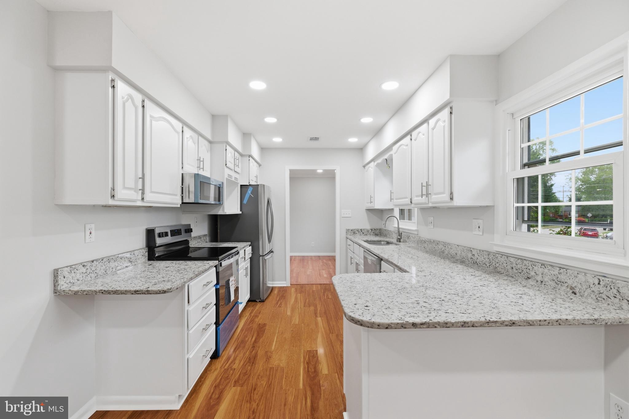 14033 Grayson Road Woodbridge, VA 22191 - Photo 7 of 33 Gallery Image 7