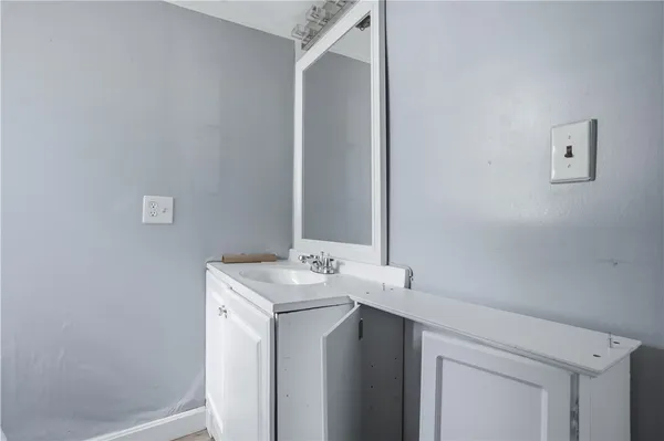 $99,000 | 53 Park Lane, Coventry, RI 02816