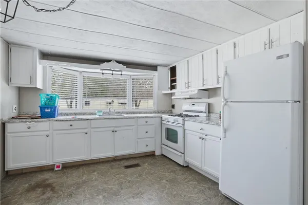 $99,000 | 53 Park Lane, Coventry, RI 02816