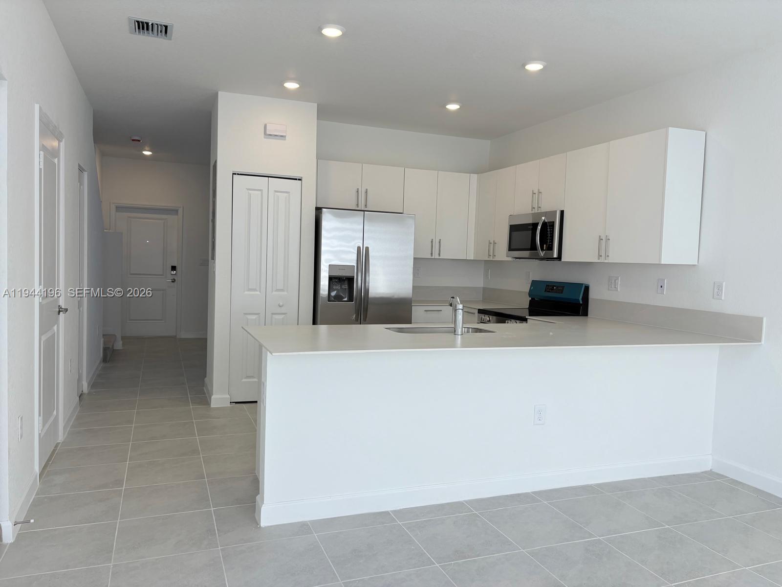 12168 Southwest 268th Street Homestead, FL 33032 - Photo 7 of 36