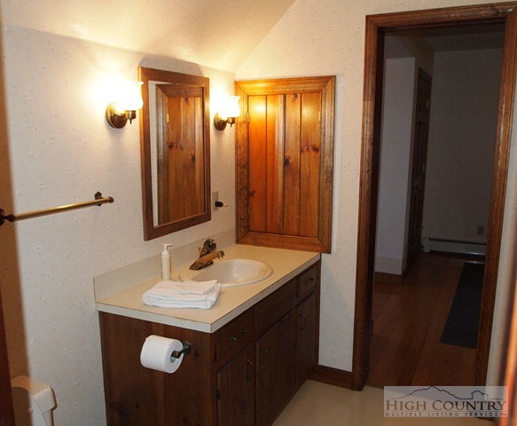2424 Bald Knob Road Sparta, NC 28675 - Photo 6 of 31 Gallery Image 6