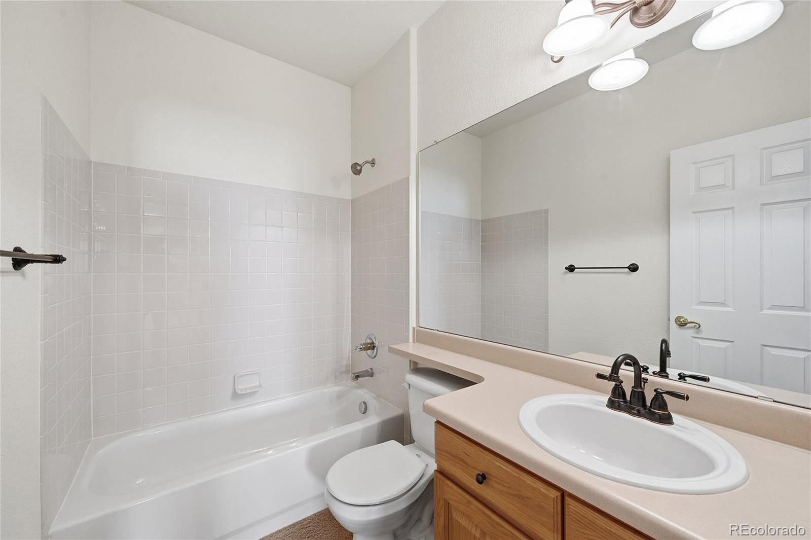 10584 Cliffrose Way Highlands Ranch, CO 80130 - Photo 12 of 36