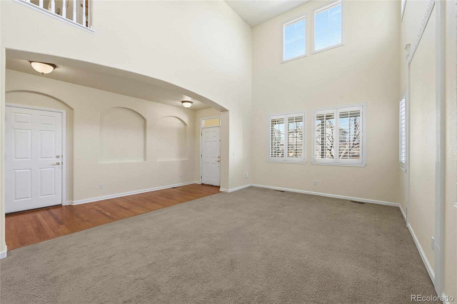 10584 Cliffrose Way Highlands Ranch, CO 80130 - Photo 4 of 36