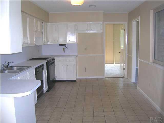 5605 Keystone Road Pensacola, FL 32504 - Photo 8 of 18 Kitchen