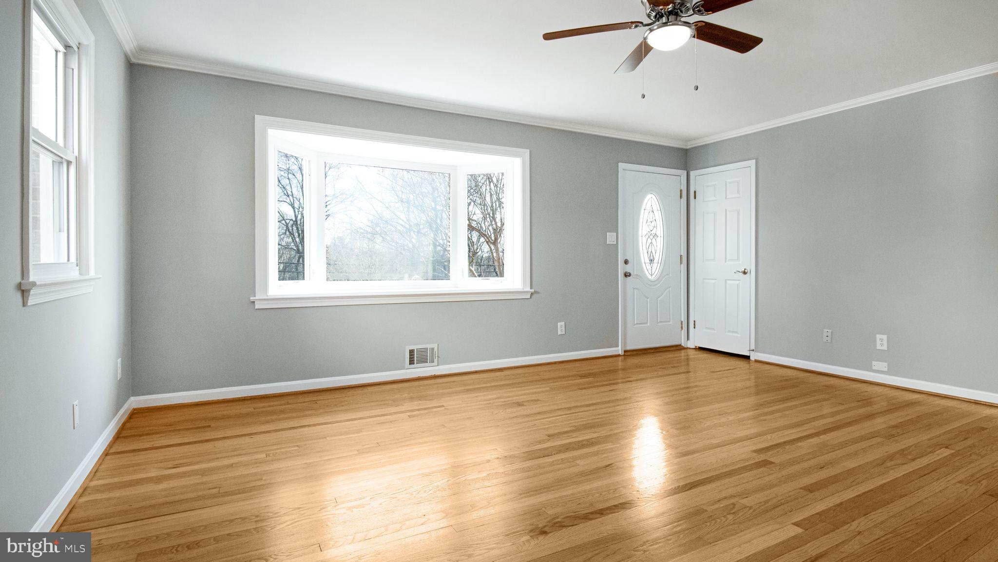 8708 Edmonston Road Berwyn Heights, MD 20740 - Photo 4 of 43 Gallery Image 4