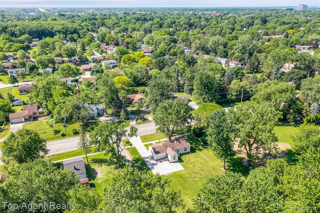 1541 East Wattles Road Troy, MI 48085 - Photo 25 of 32