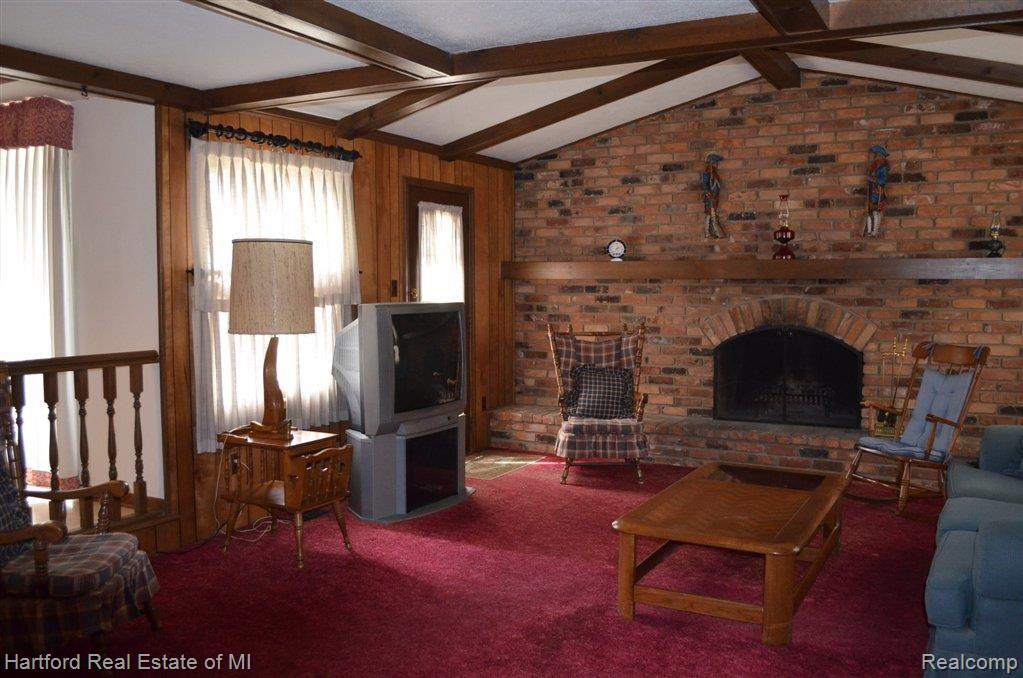 35675 Congress Road Farmington, MI 48335 - Photo 10 of 22 Family Room.