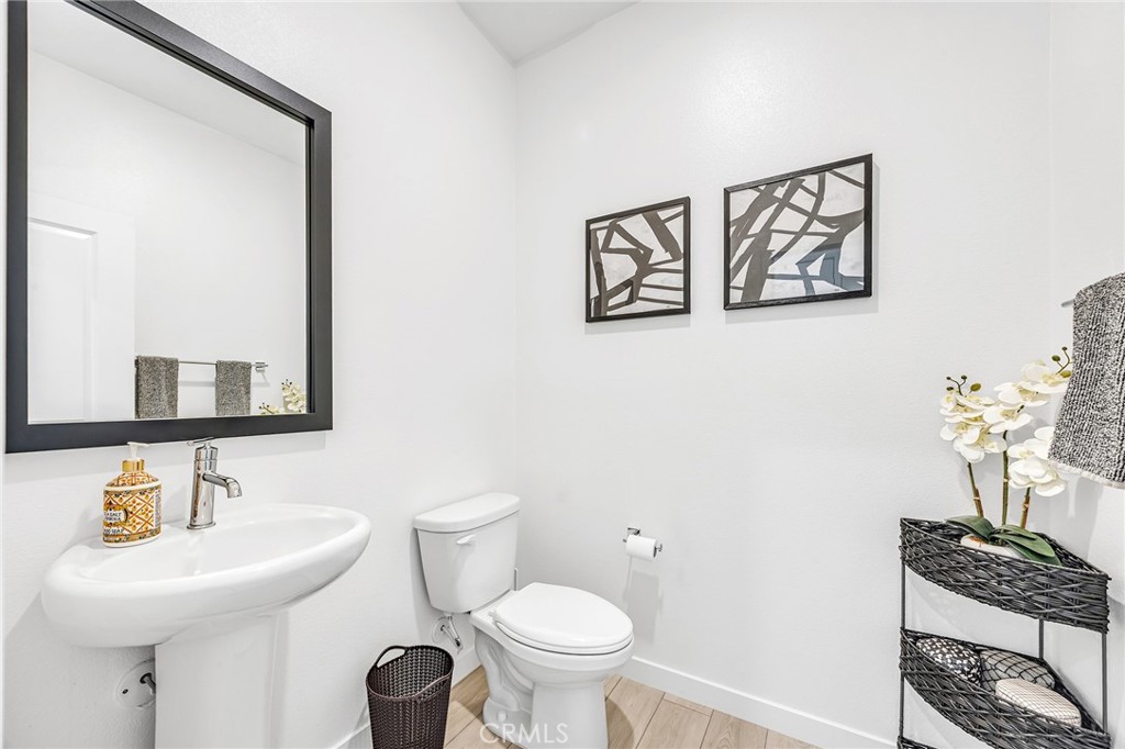 27641 Ensemble Place Valencia, CA 91381 - Photo 13 of 31 Powder Room