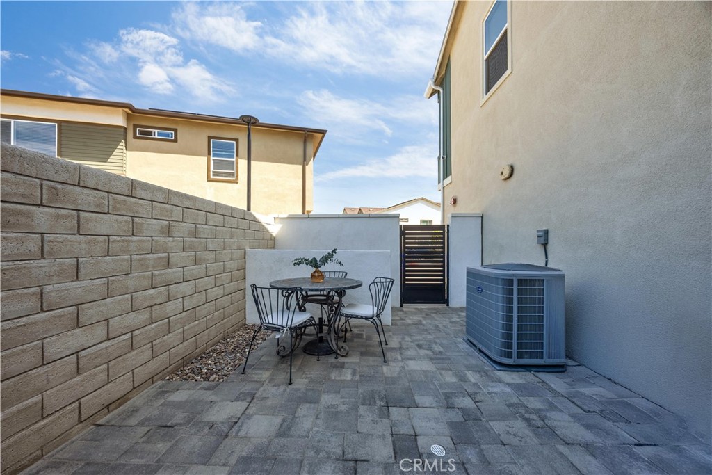 27641 Ensemble Place Valencia, CA 91381 - Photo 15 of 31