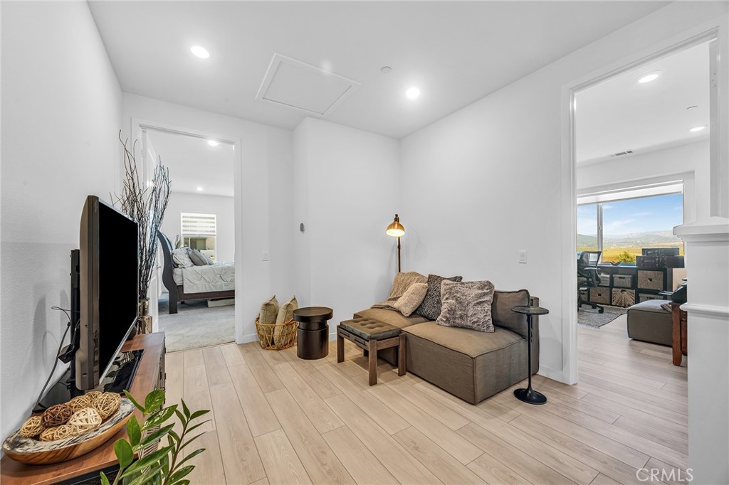 27641 Ensemble Place Valencia, CA 91381 - Photo 22 of 31 Loft