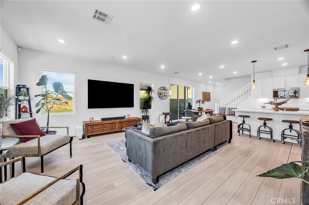 27641 Ensemble Place Valencia, CA 91381 - Photo 5 of 31