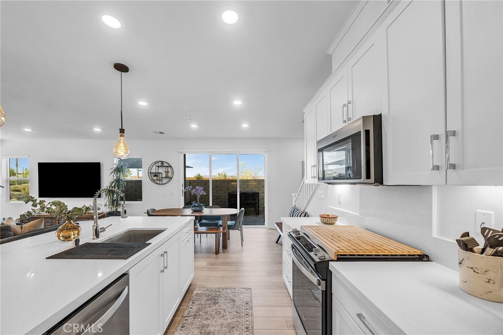 27641 Ensemble Place Valencia, CA 91381 - Photo 9 of 31