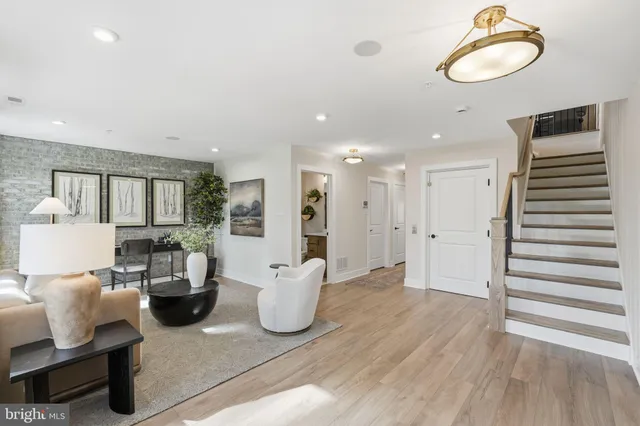 $1,090,000 | 402 Pennybrook Court, Flourtown, PA 19031