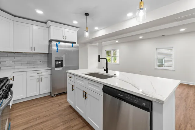 $499,999 | 19 East 56th Street, Westmont, IL 60559