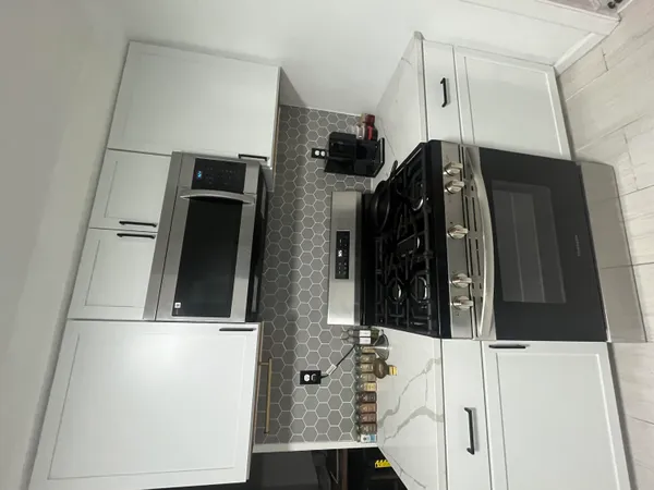 $1,700 | 19186 Sunderland Road, Detroit, MI 48219