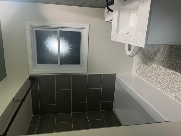 $1,700 | 19186 Sunderland Road, Detroit, MI 48219