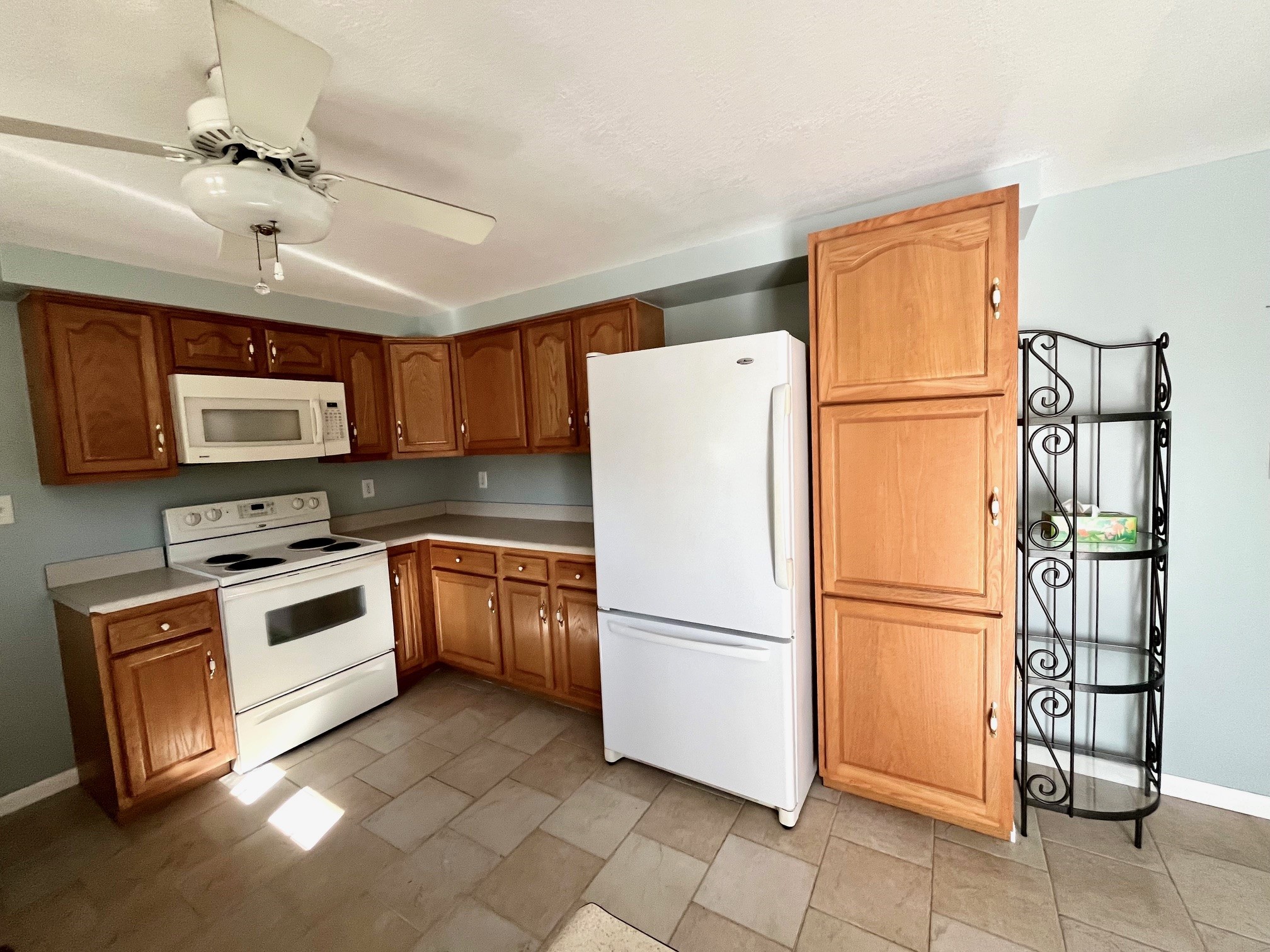 813 Hilltop Road Erie, PA 16509 - Photo 6 of 22 Gallery Image 6