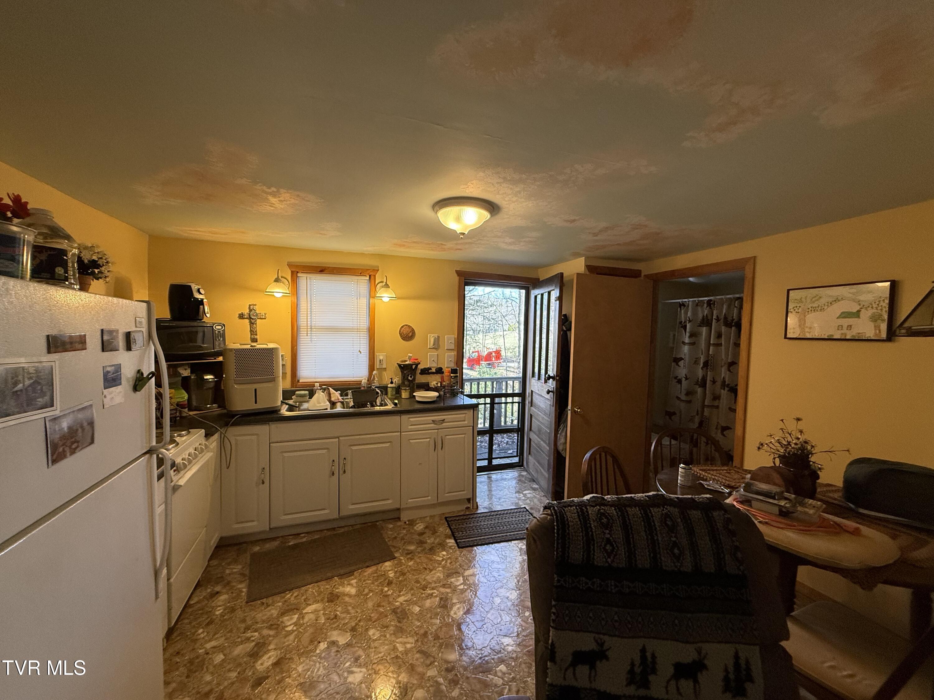 1770 Red Brush Road Mountain City, TN 37683 - Photo 18 of 26 1770 Redbrush 15